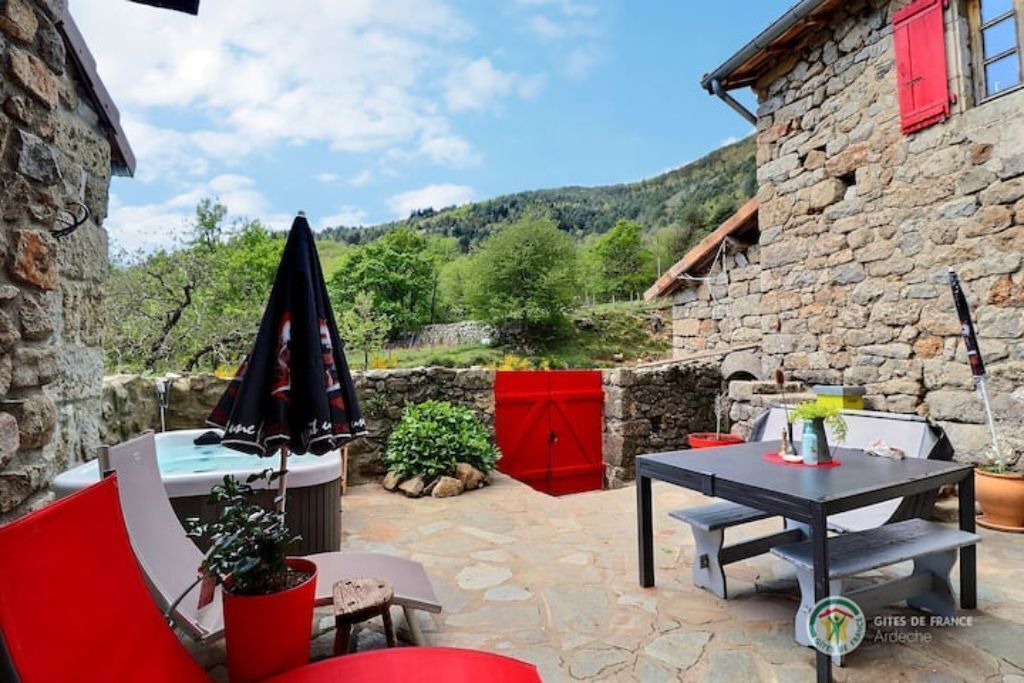 Photo of Outdoor in Labastide-sur-Besorgues