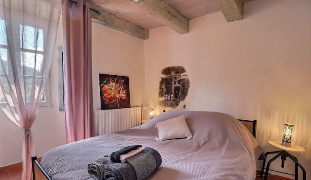 Photo of Bedroom in Labastide-sur-Besorgues