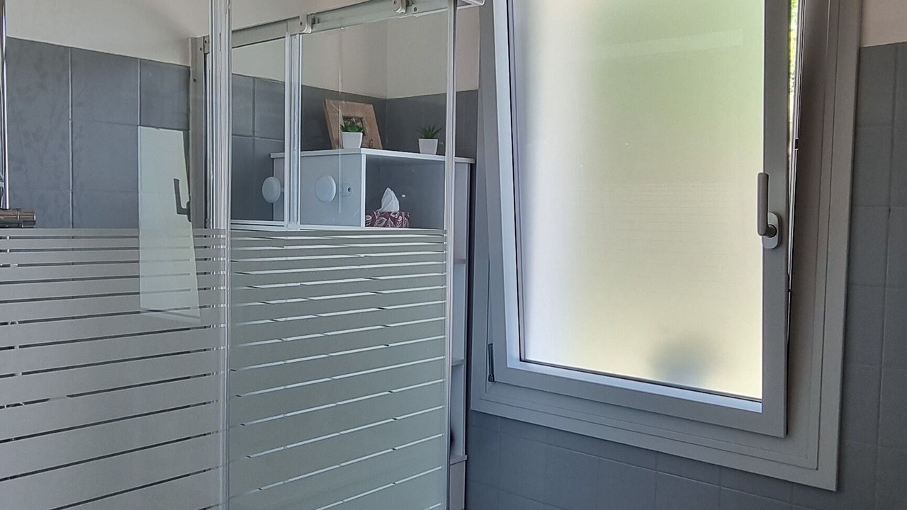 Photo of Bathroom in Larcat