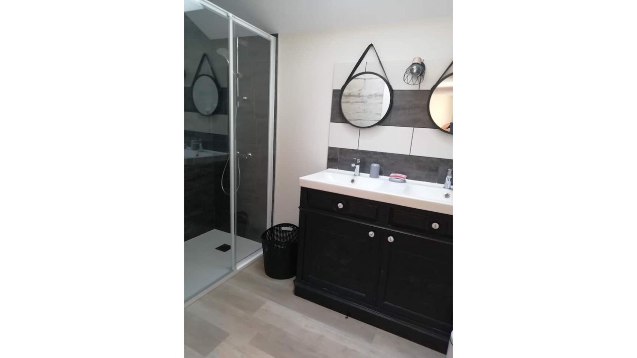 Photo of Bathroom in Quincie-en-Beaujolais