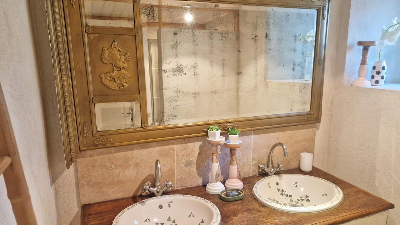 Photo of Bathroom in Faucon