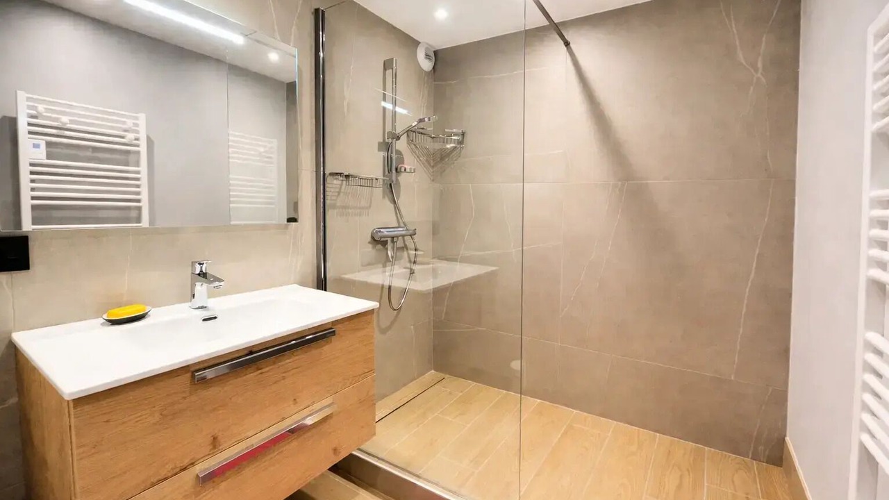 Photo of Bathroom in Saint-Marcel