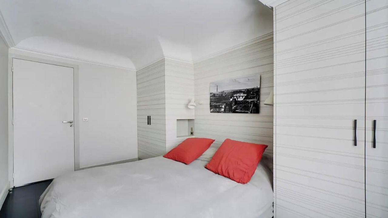 Photo of Bedroom in 6th Arrondissement