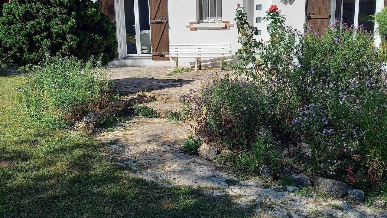 Photo of Outdoor in Chalaux