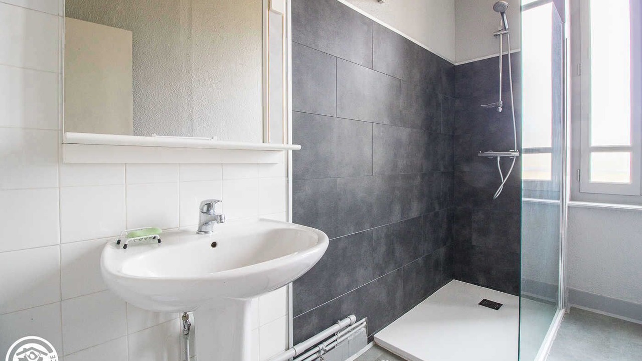 Photo of Bathroom in Egliseneuve-des-Liards