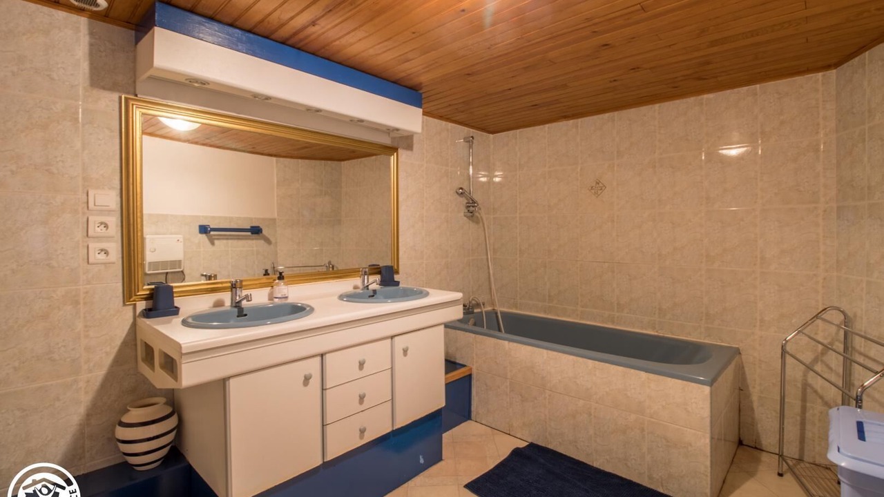 Photo of Bathroom in Saint-Antheme