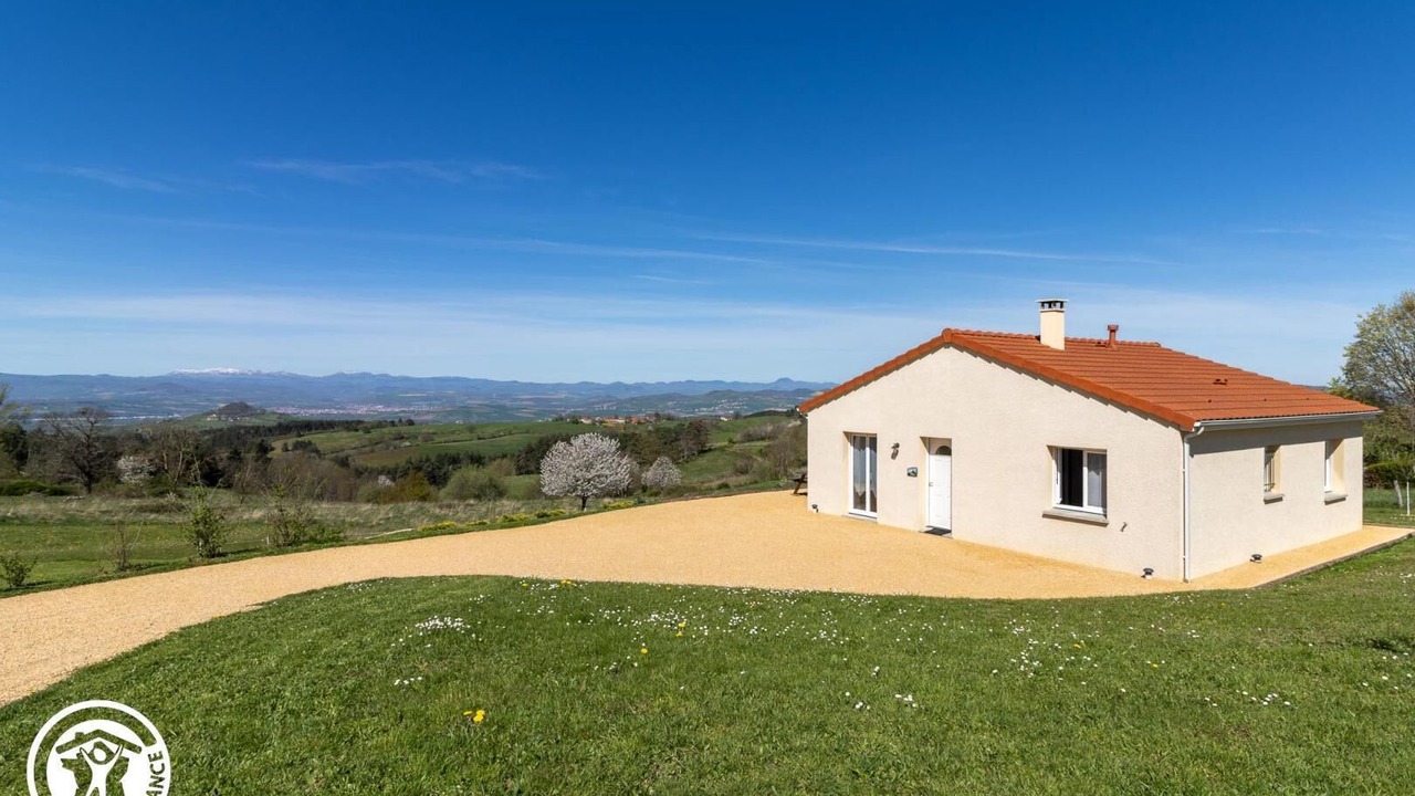 Photo of Outdoor in Saint-Etienne-sur-Usson