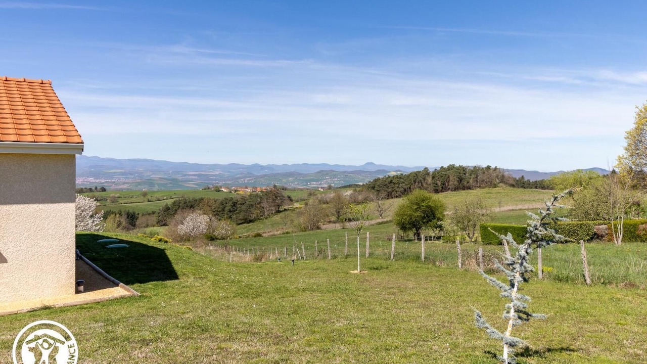 Photo of Outdoor in Saint-Etienne-sur-Usson