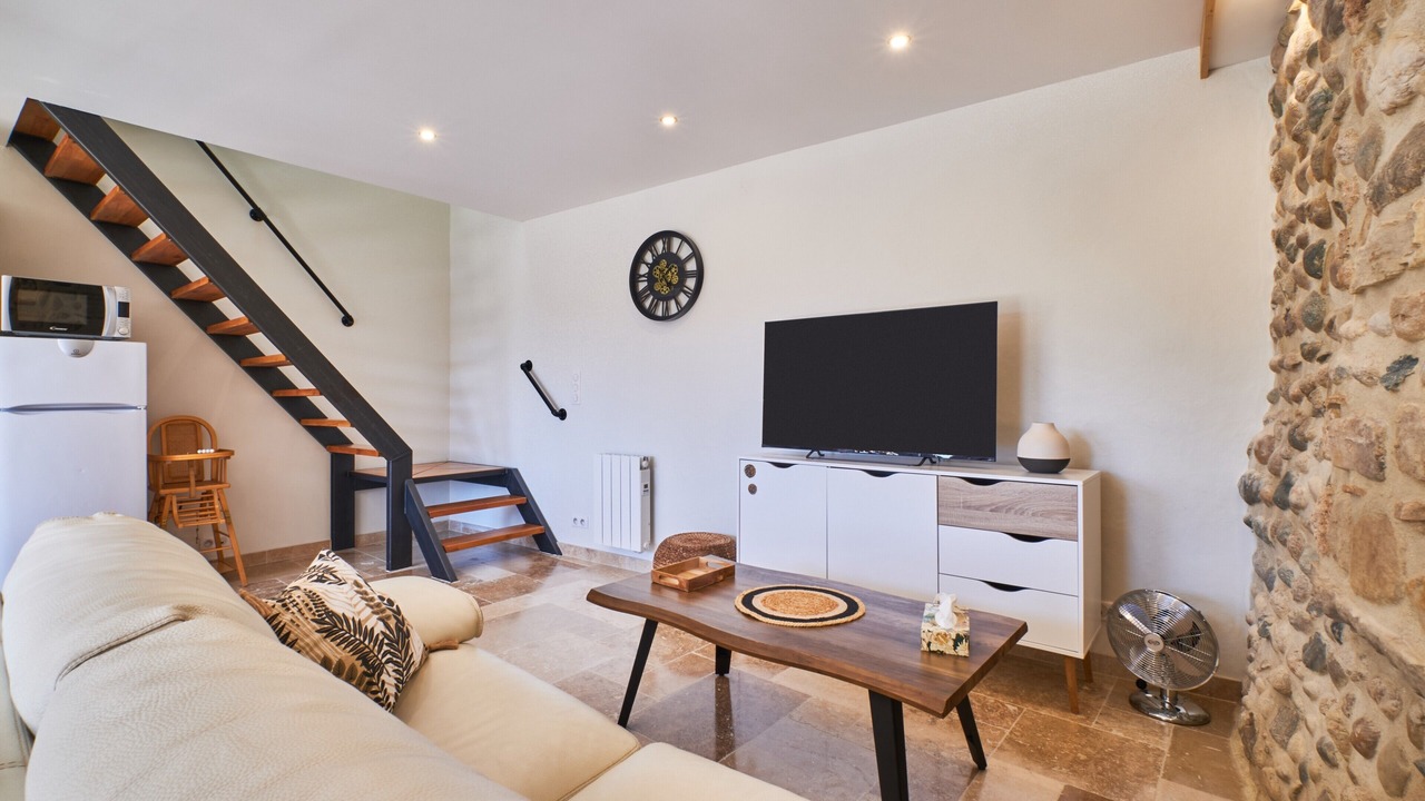 Photo of Livingroom in Saint-Hilaire-du-Rosier
