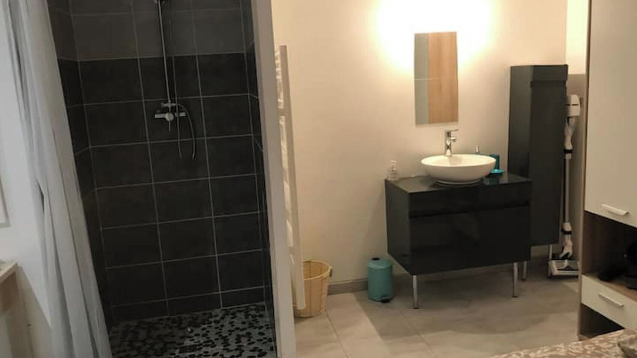 Photo of Bathroom in Pelussin