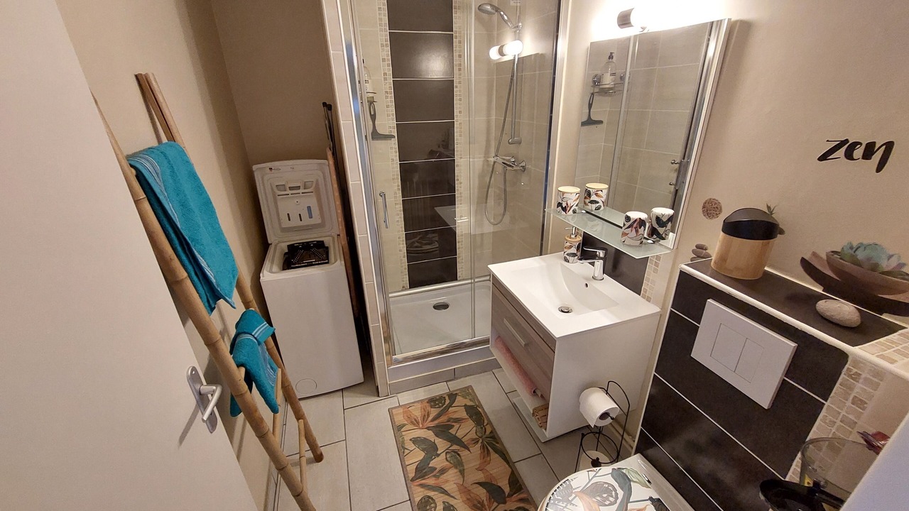 Photo of Bathroom in Moulins
