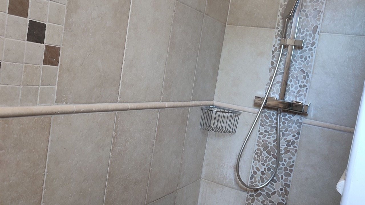 Photo of Bathroom in Vacqueyras
