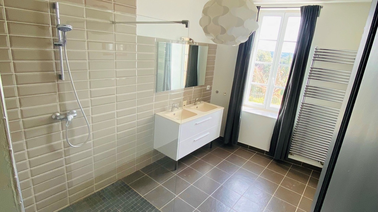 Photo of Bathroom in Clansayes