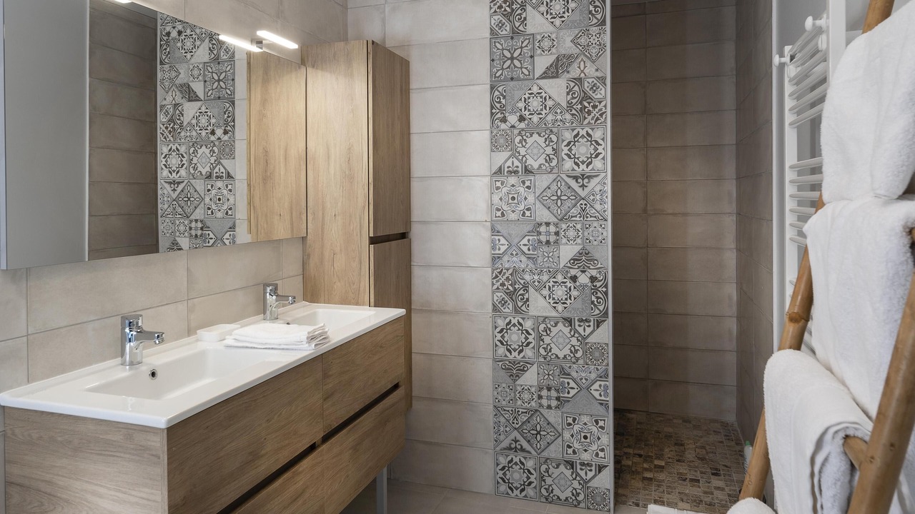 Photo of Bathroom in Beaumes-de-Venise
