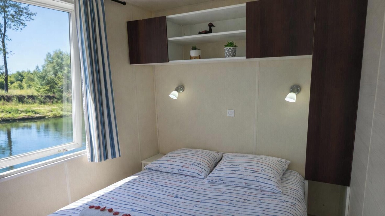 Photo of Bedroom in Saint-Usage