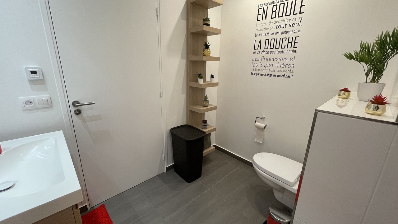 Photo of Bathroom in Villejust