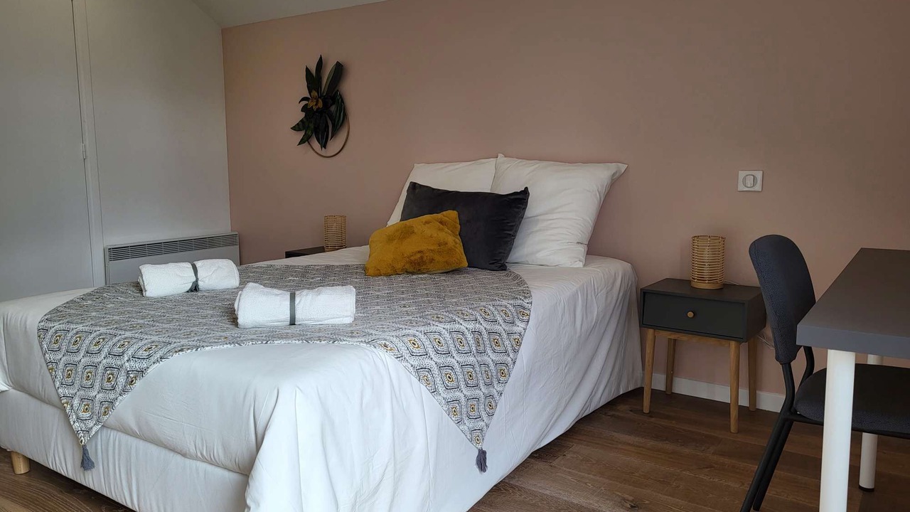 Photo of Bedroom in Verrieres-le-Buisson
