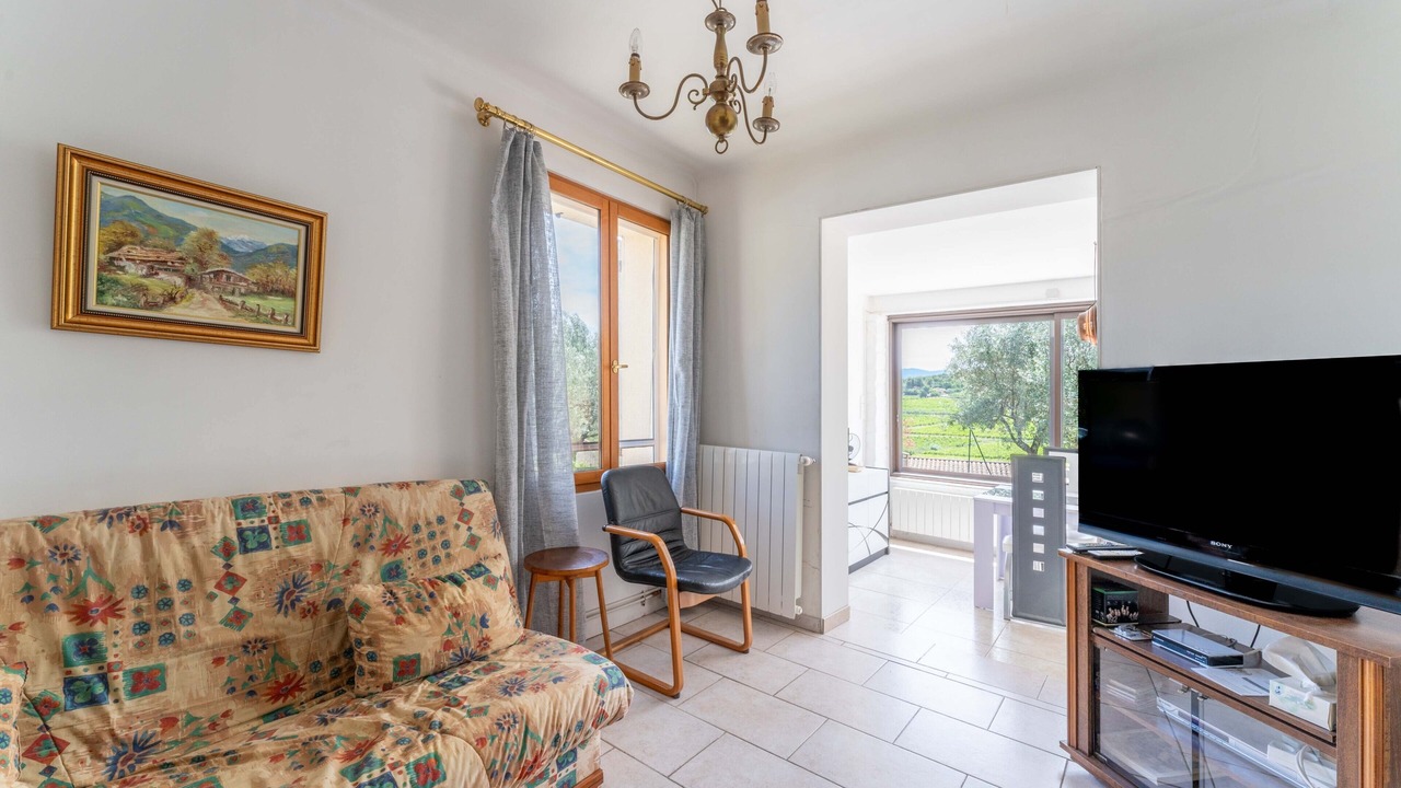 Photo of Livingroom in Faucon