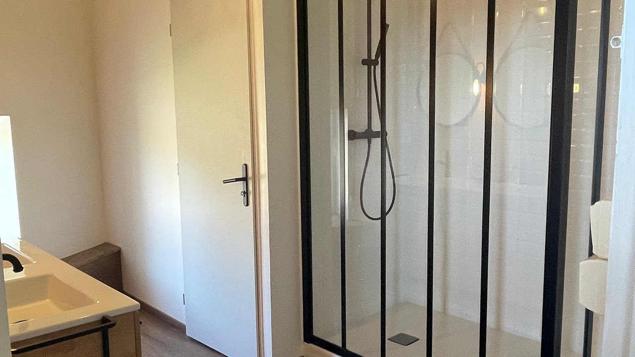 Photo of Bathroom in Berze-la-Ville