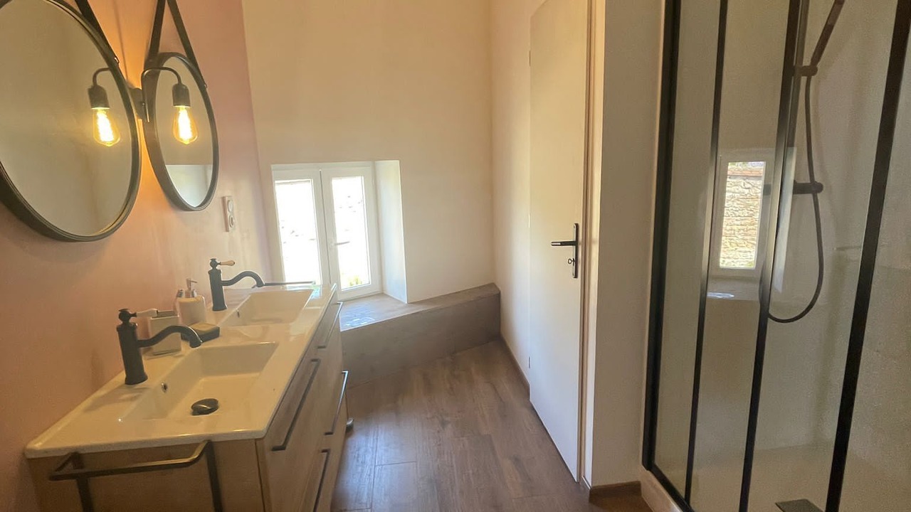 Photo of Bathroom in Berze-la-Ville
