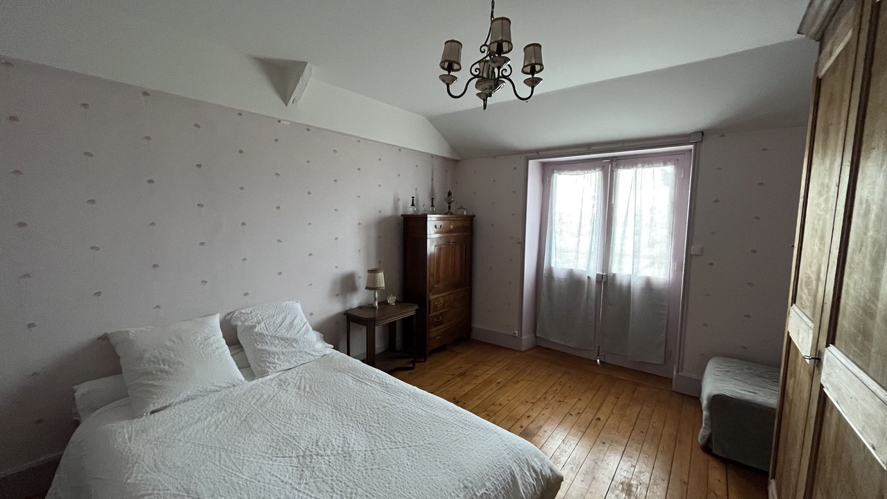 Photo of Bedroom in Berze-la-Ville