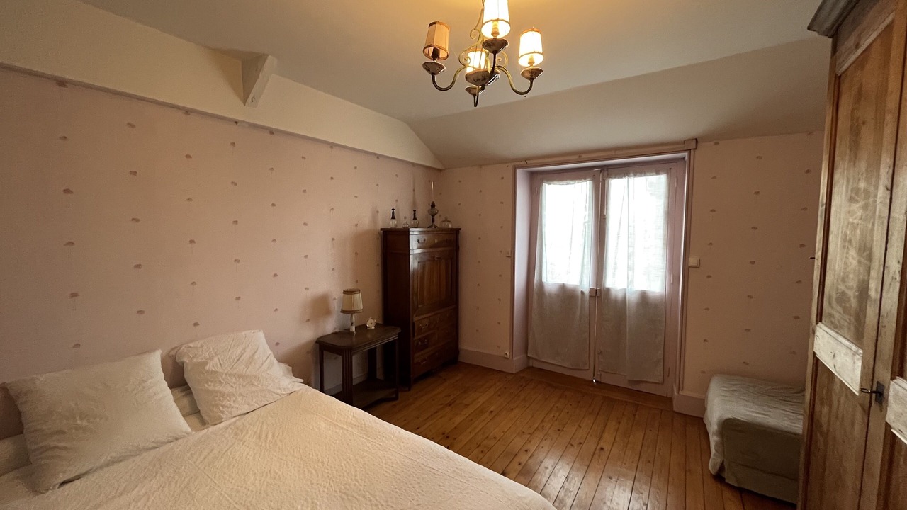 Photo of Bedroom in Berze-la-Ville