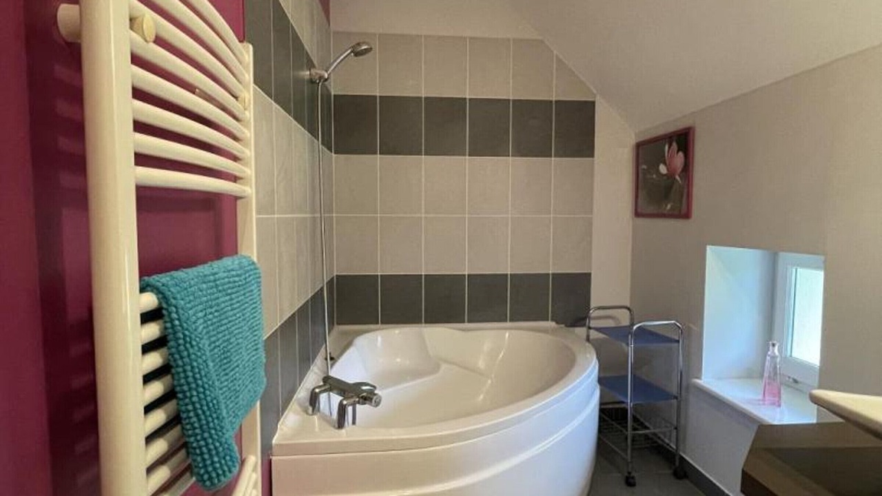 Photo of Bathroom in Autry-Issards