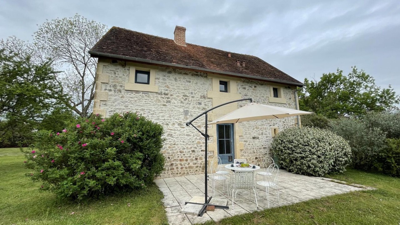 Photo of Outdoor in Autry-Issards