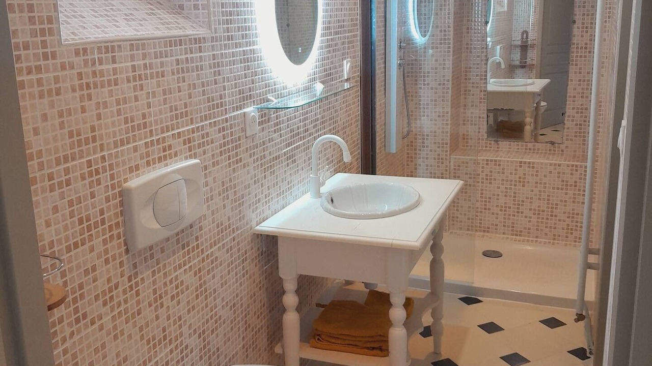 Photo of Bathroom in Parigny-les-Vaux