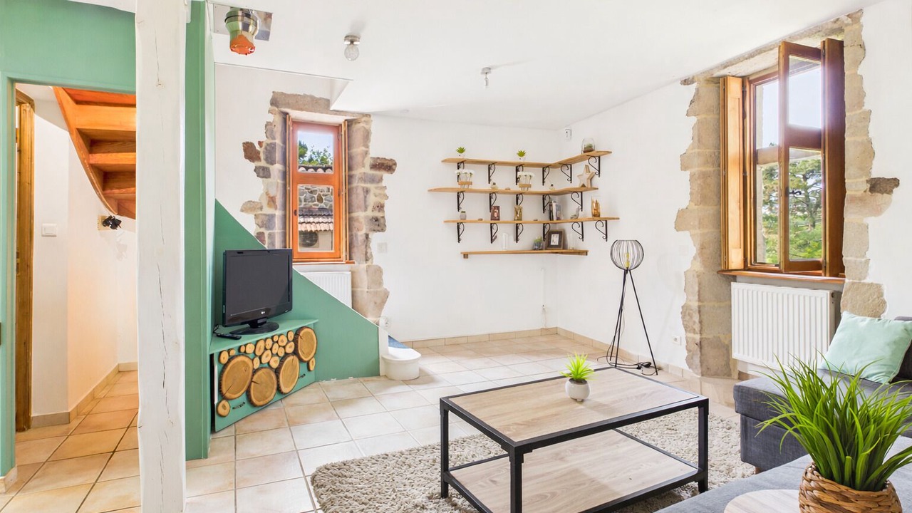 Photo of Livingroom in Largentiere