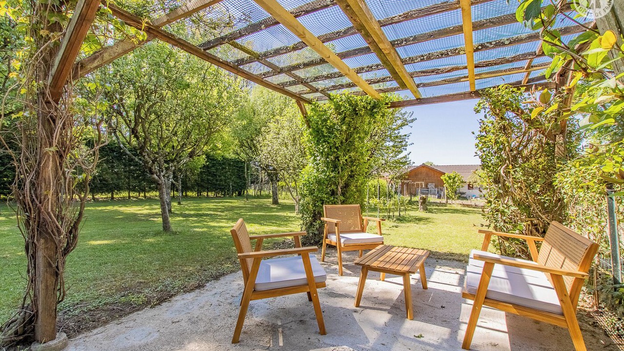 Photo of Patio Balcony in Pierre-de-Bresse