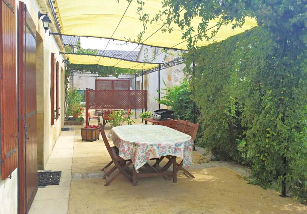 Photo of Outdoor in Saint-Genes-de-Lombaud