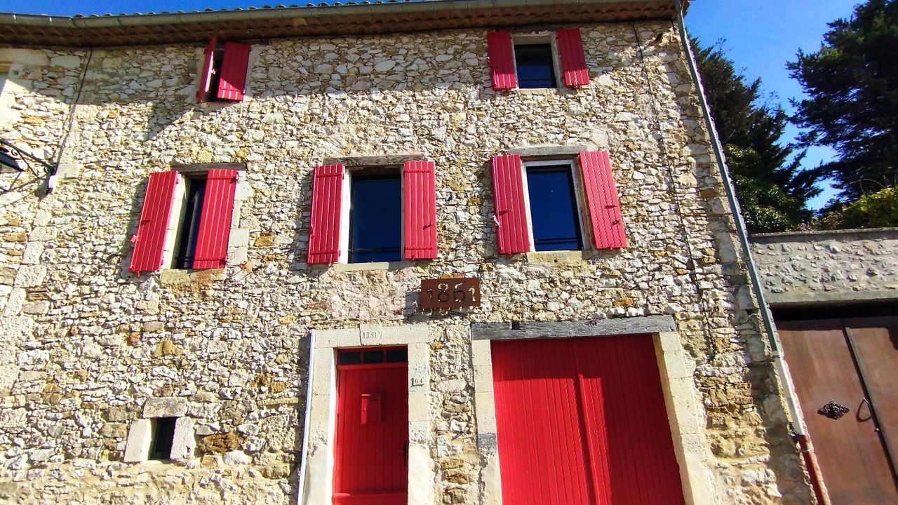 Photo of Outdoor in Aurel