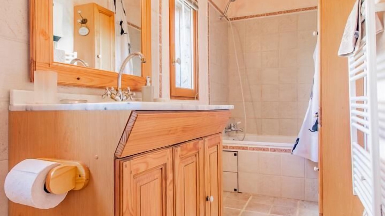 Photo of Bathroom in La Grande-Verriere