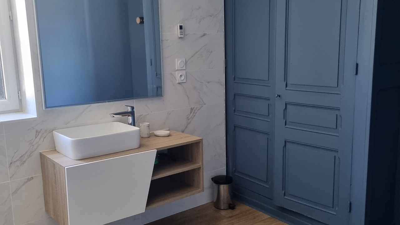 Photo of Bathroom in Monsteroux-Milieu