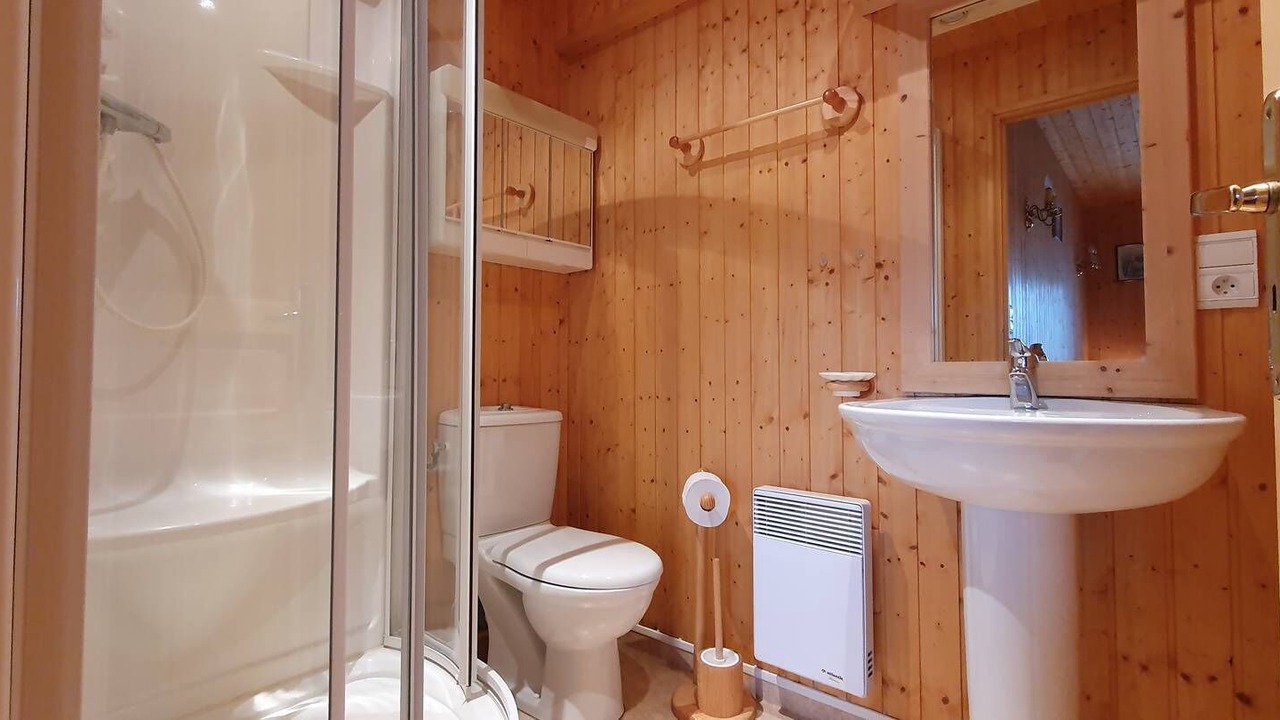 Photo of Bathroom in Les Hopitaux-Neufs