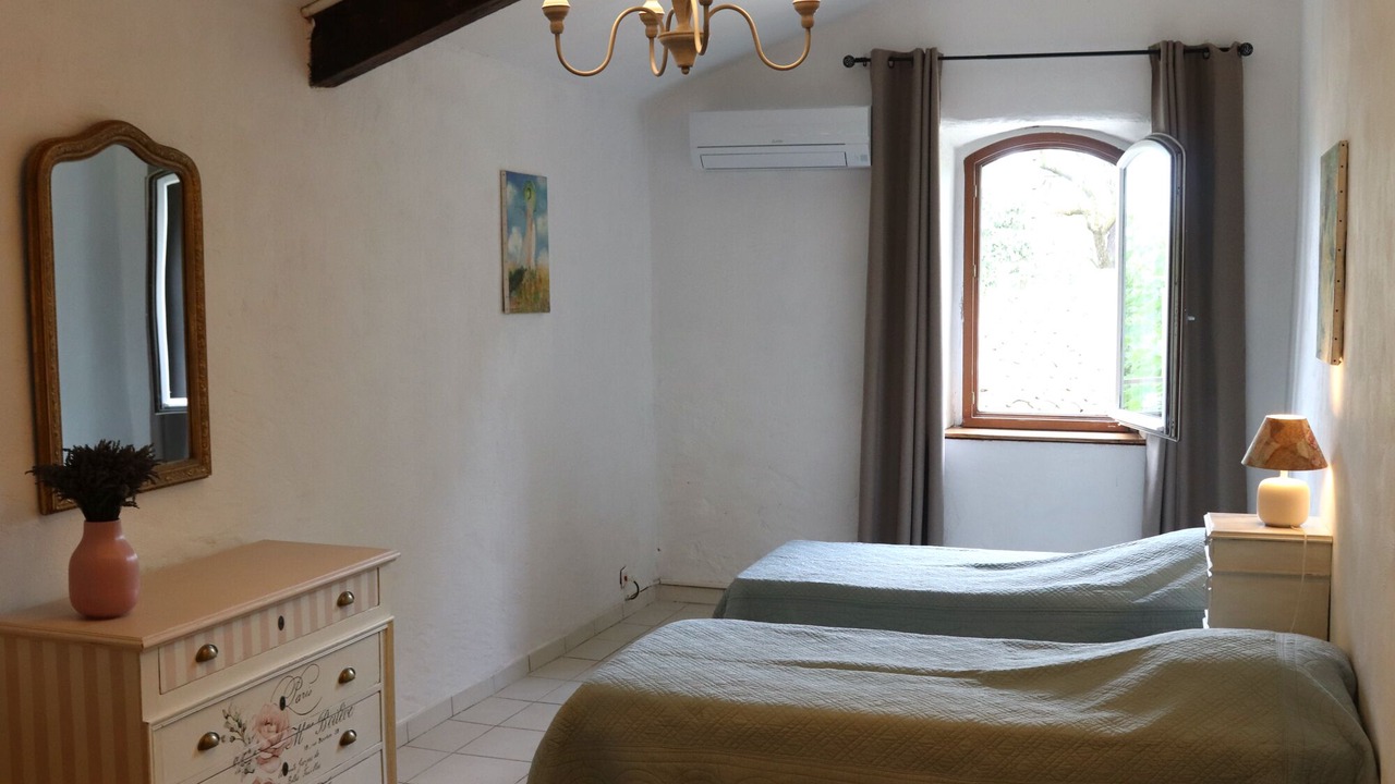 Photo of Bedroom in Saint-Paul-Trois-Chateaux
