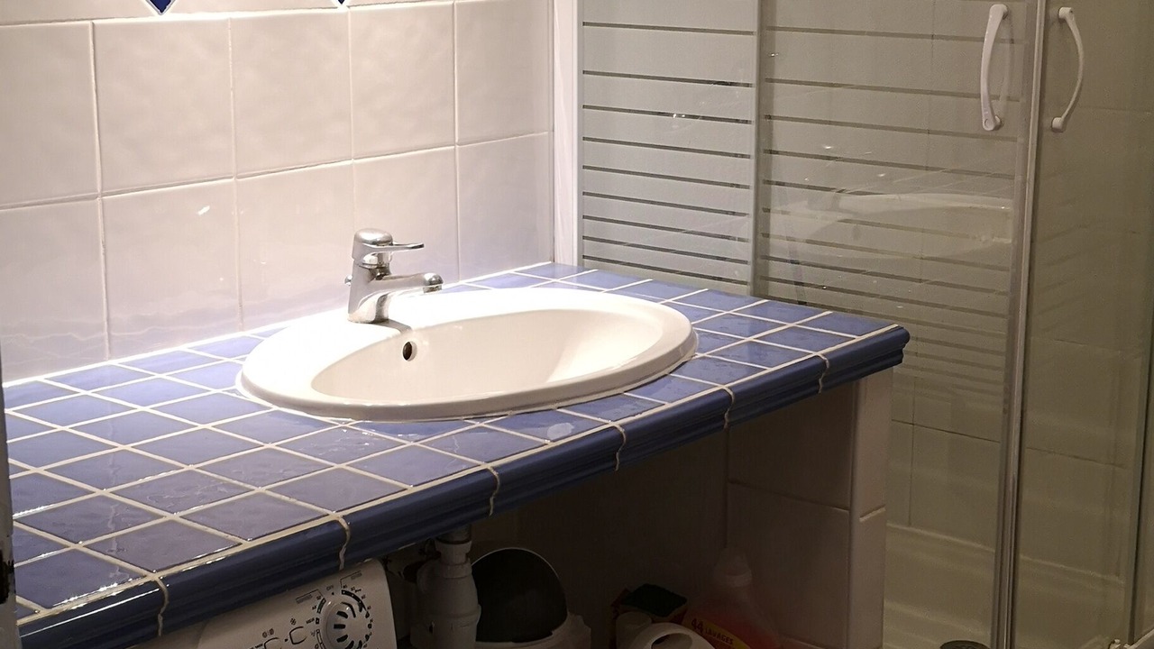 Photo of Bathroom in Saint-Pierre-de-Vassols
