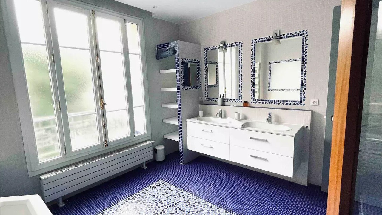 Photo of Bathroom in Le Kremlin-Bicetre