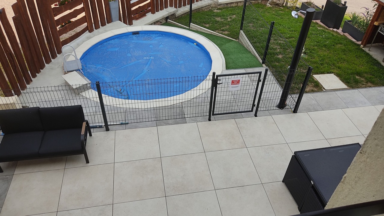 Photo of Patio Balcony in Hadol