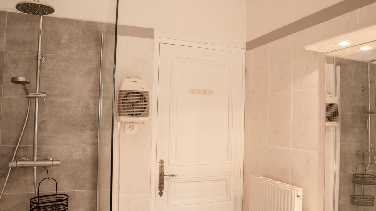 Photo of Bathroom in La Roque-sur-Pernes