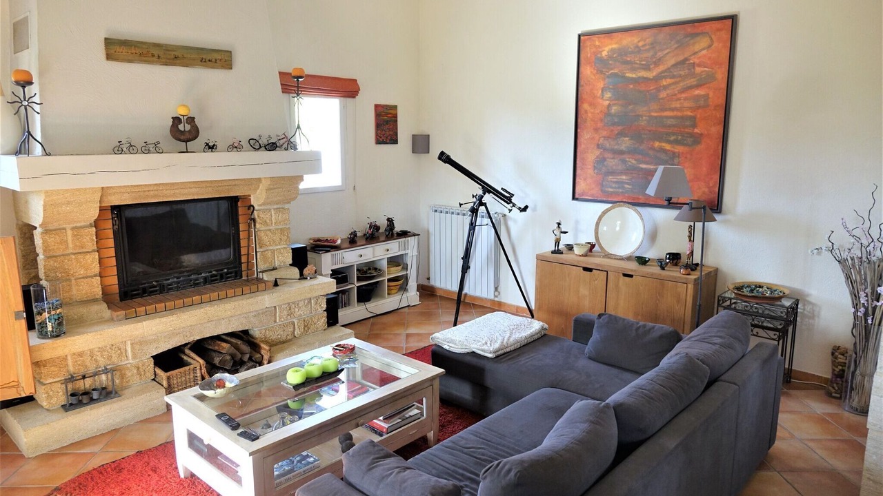 Photo of Livingroom in Saint-Pierre-de-Vassols