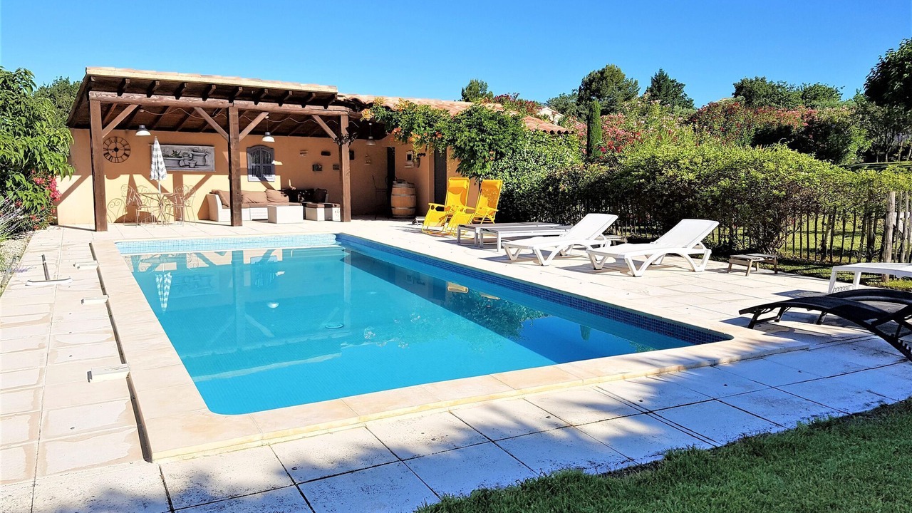 Photo of Outdoor in Saint-Pierre-de-Vassols
