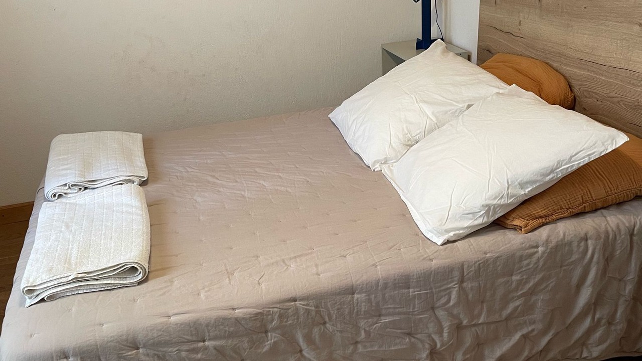 Photo of Bedroom in Saint-Hippolyte-le-Graveyron