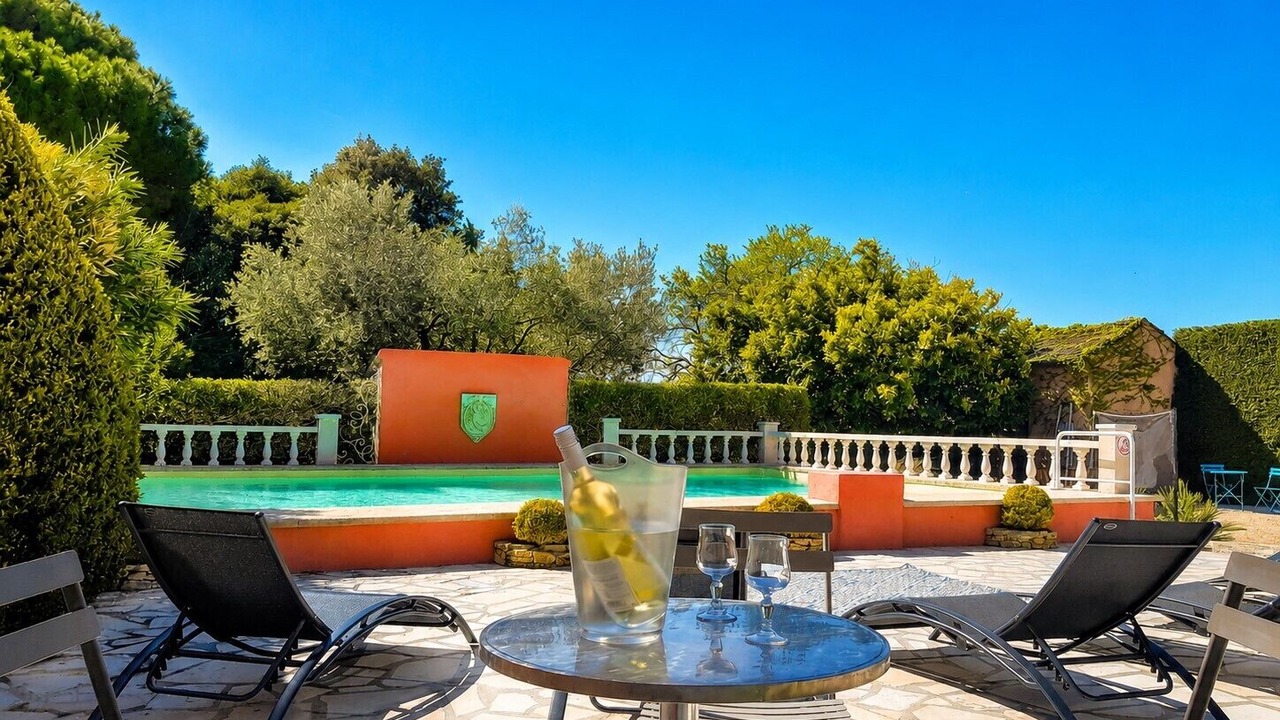 Photo of Outdoor in Roaix