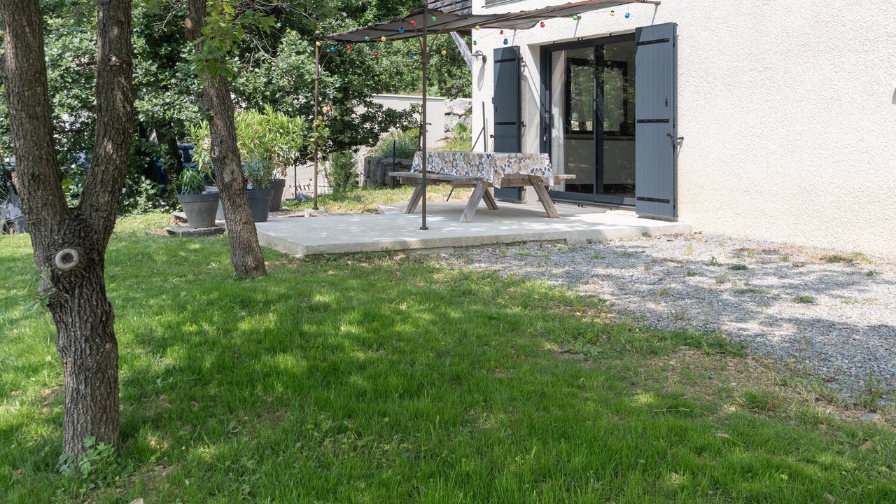 Photo of Patio Balcony in Vesseaux