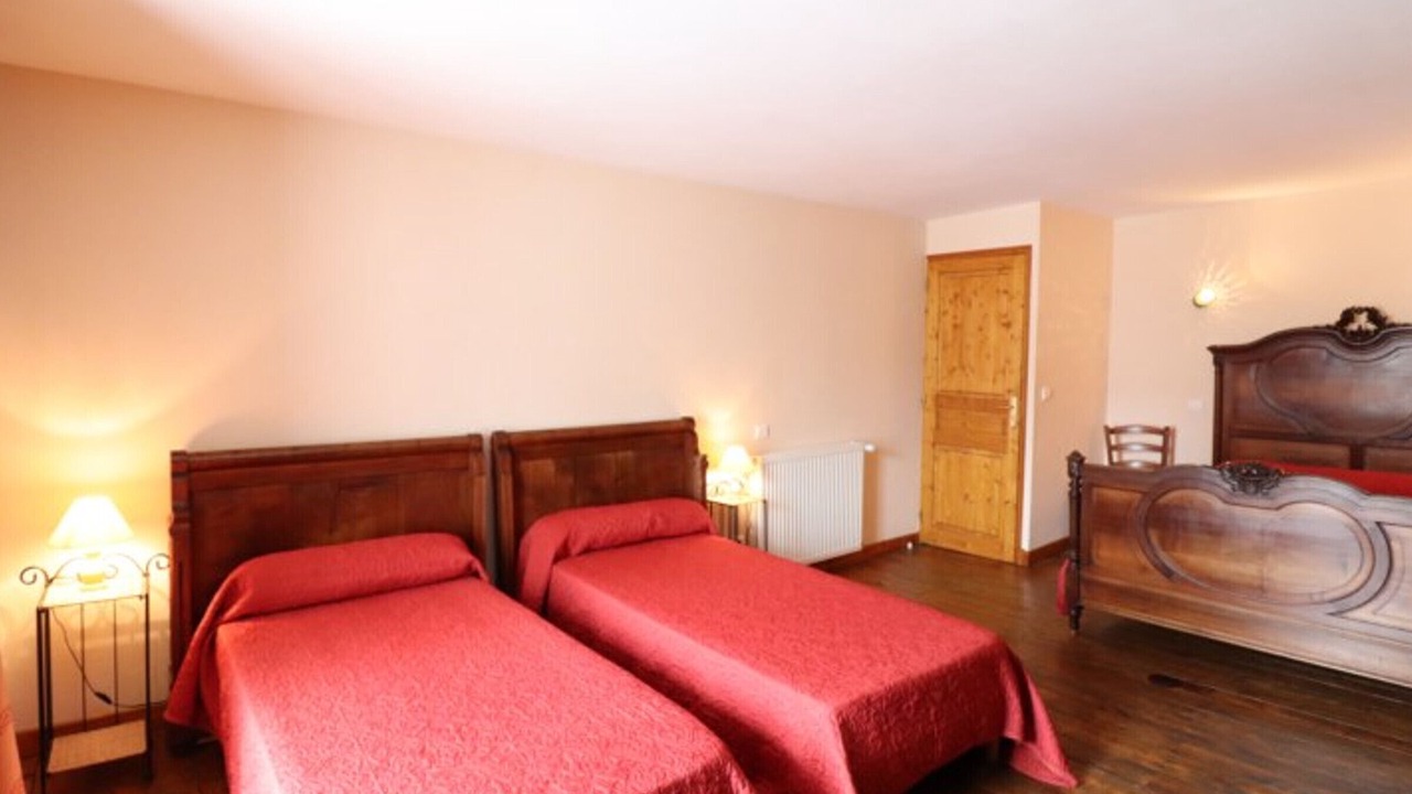 Photo of Bedroom in Thiezac