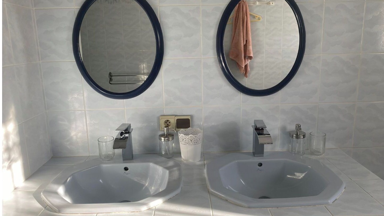 Photo of Bathroom in Caromb