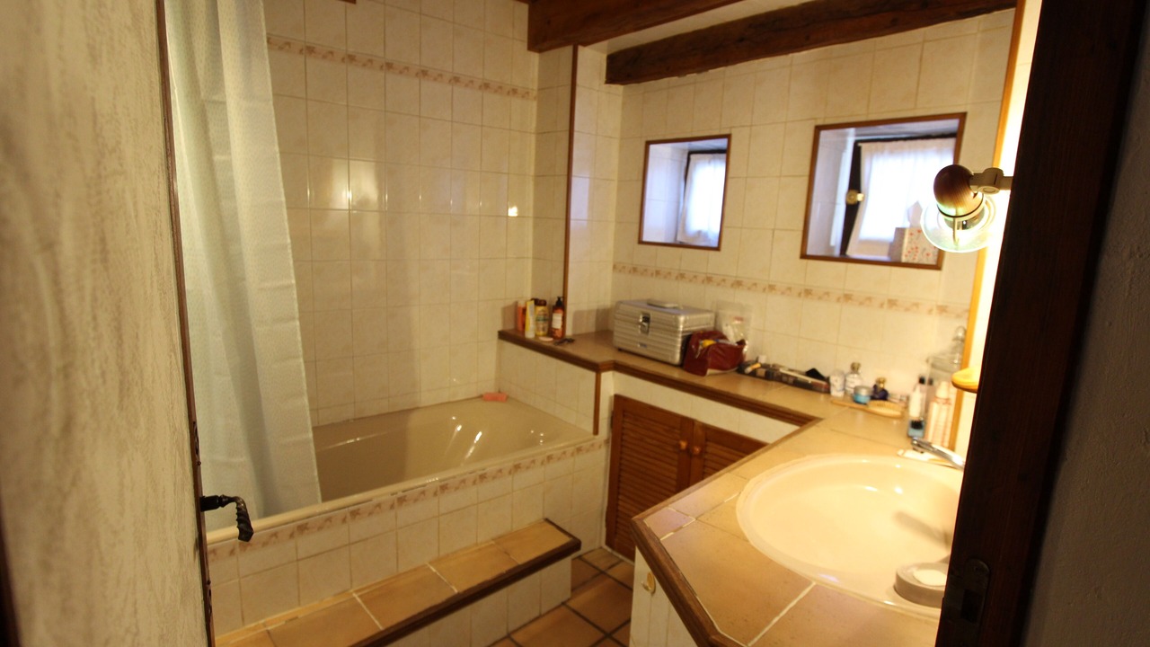 Photo of Bathroom in Montferrand-la-Fare