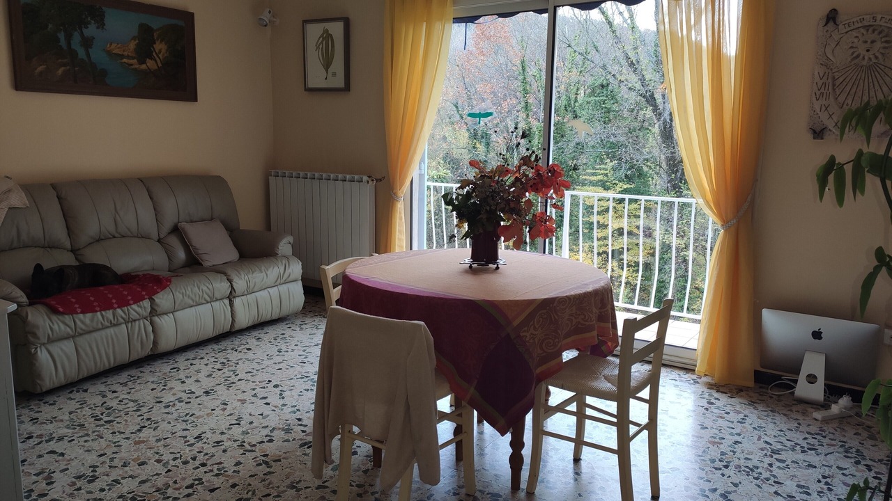 Photo of Livingroom in Pierrelongue